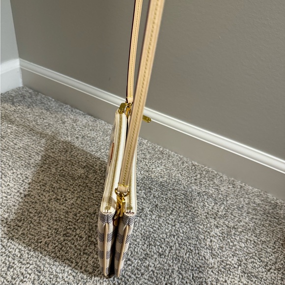 Louis Vuitton Double Zip Pochette - Picture 9 of 11